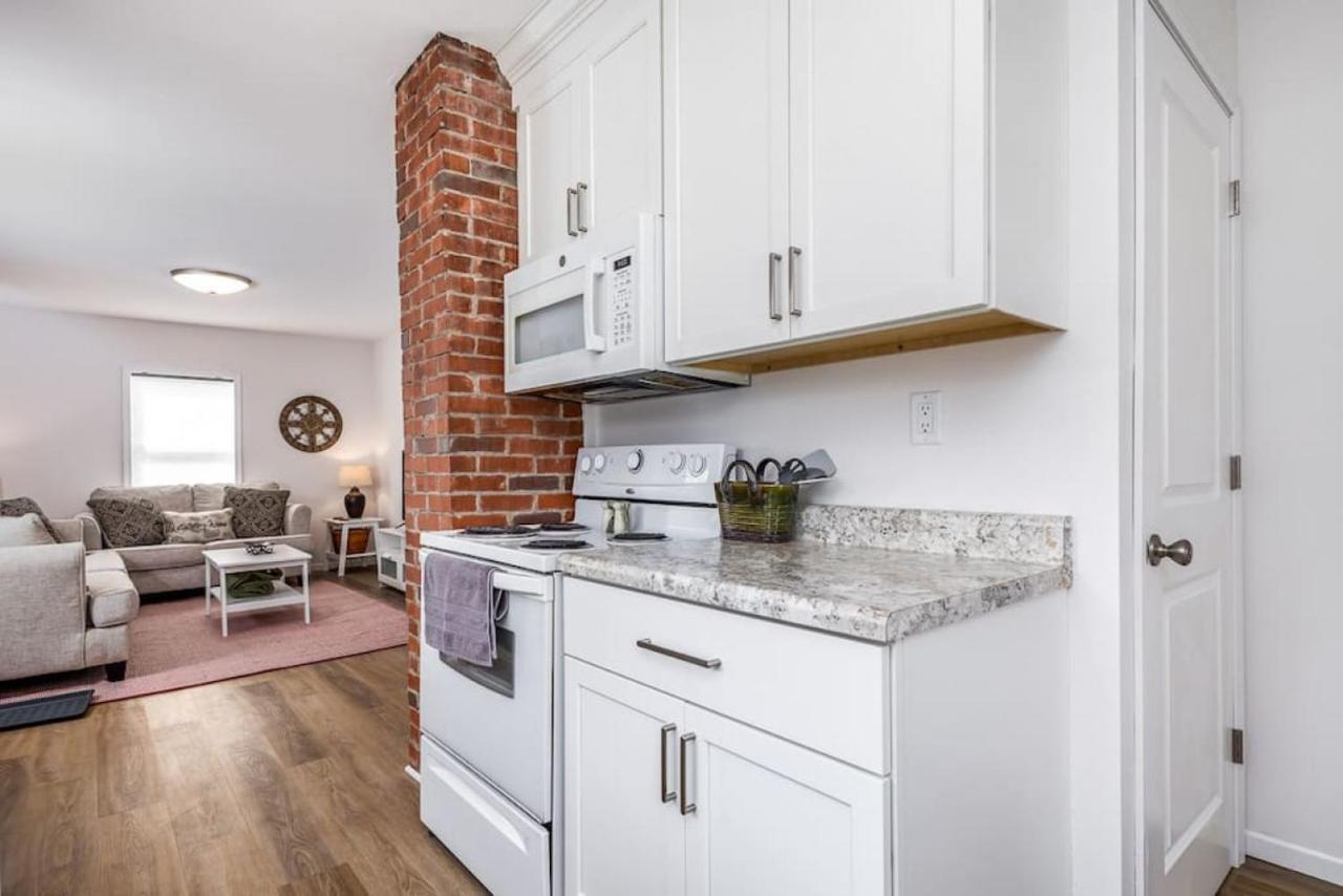 Annies On Adair - No Step Entry Villa Dubuque ภายนอก รูปภาพ
